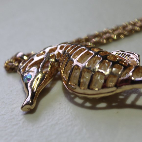 NWOT Beautiful sea horse necklace with white beads inside. - Picture 5 of 8